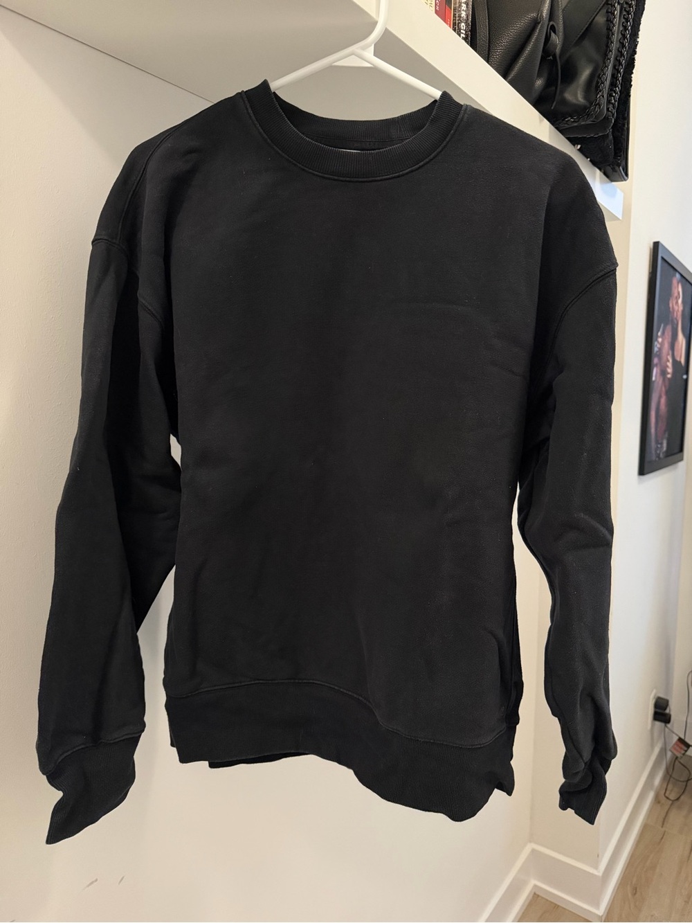 TNA Sweatfleece Cozy Fleece Boyfriend Fit Black Crewneck Sweater